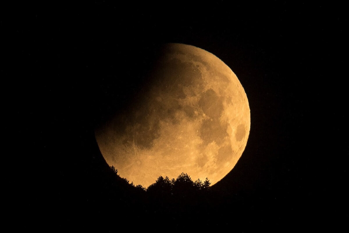 今週金曜日の夜、ベトナム全土で月食が観測可能
