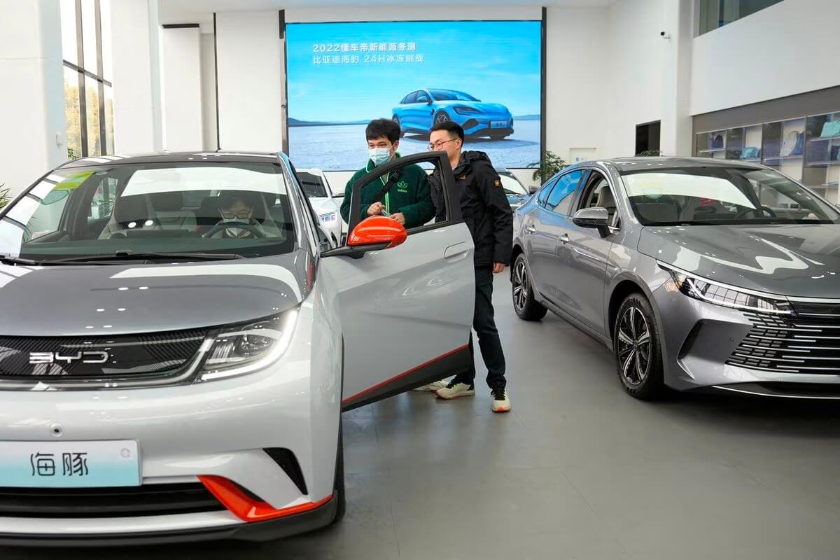 中国の自動車メーカーBYD、ベトナムでEVを製造へ