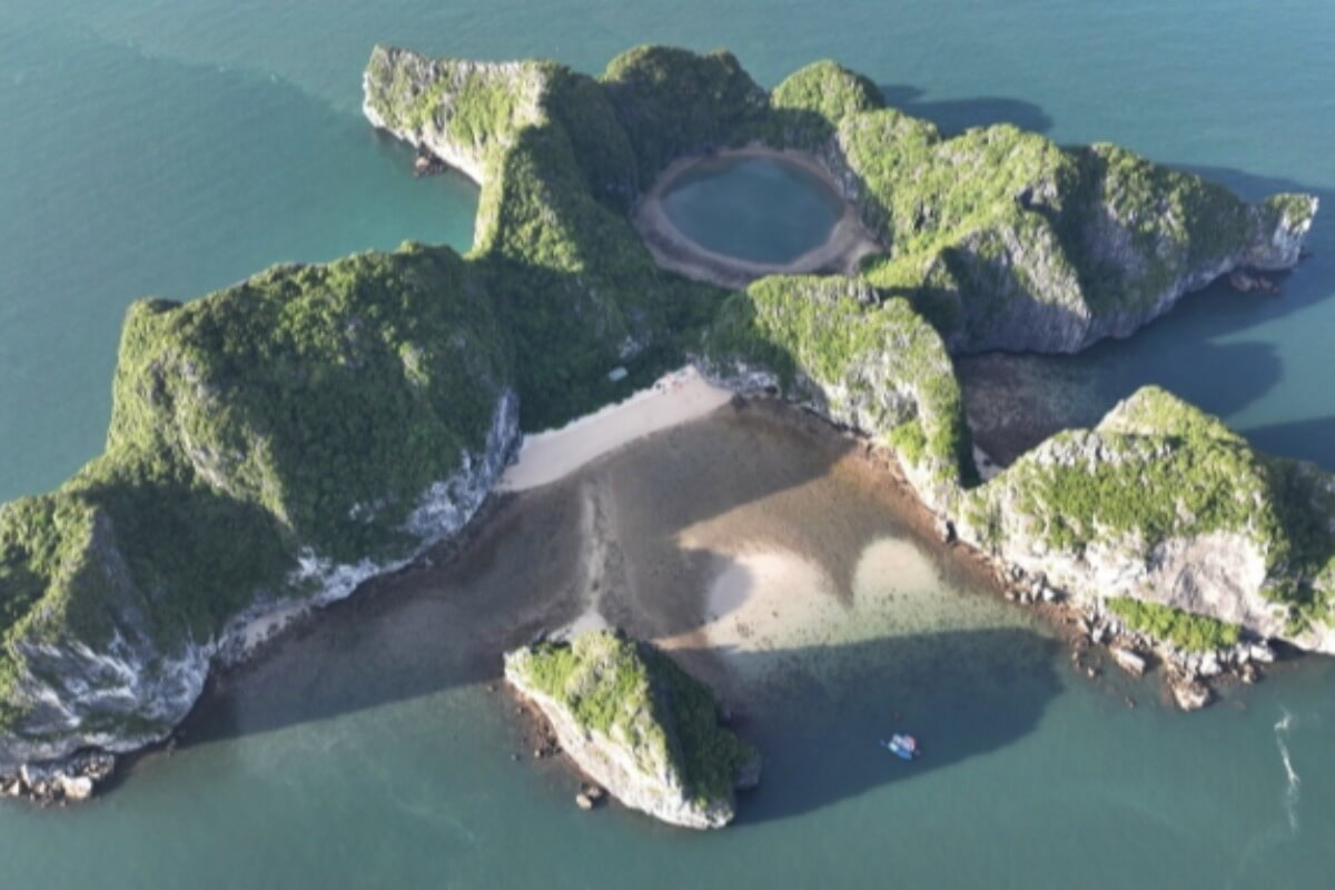 ハロン湾で最も美しい島、違法観光サービスが蔓延