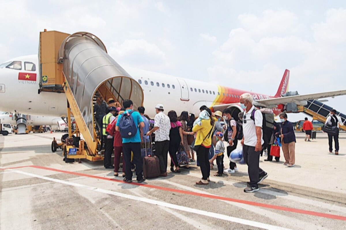 夏の旅行シーズン目前、ベトナムの航空運賃が高騰