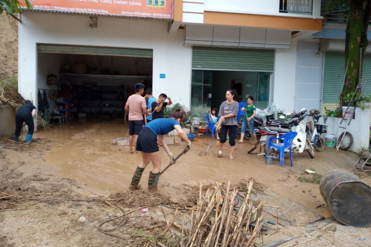 ベトナム北部豪雨による地滑り、ベトナム人夫婦が死亡