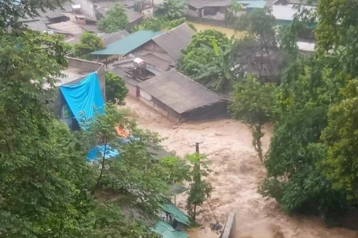 住宅地に銅の採取スラッジ流出、200人以上に影響