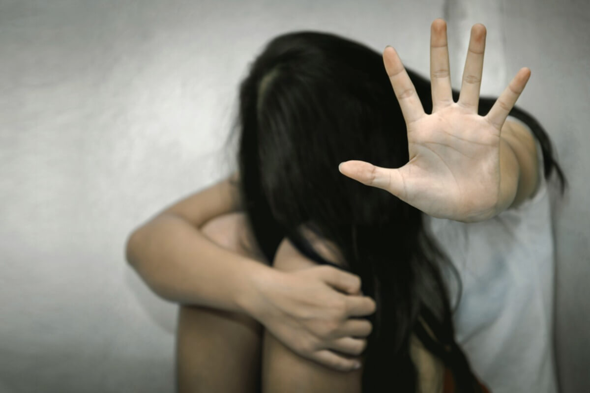 カマウ省の女性、少女への虐待で告発