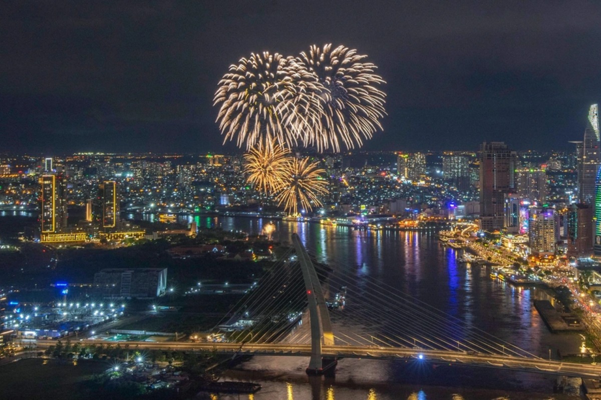 ハッピーニューイヤー、ホーチミンで花火1500発を打ち上げ