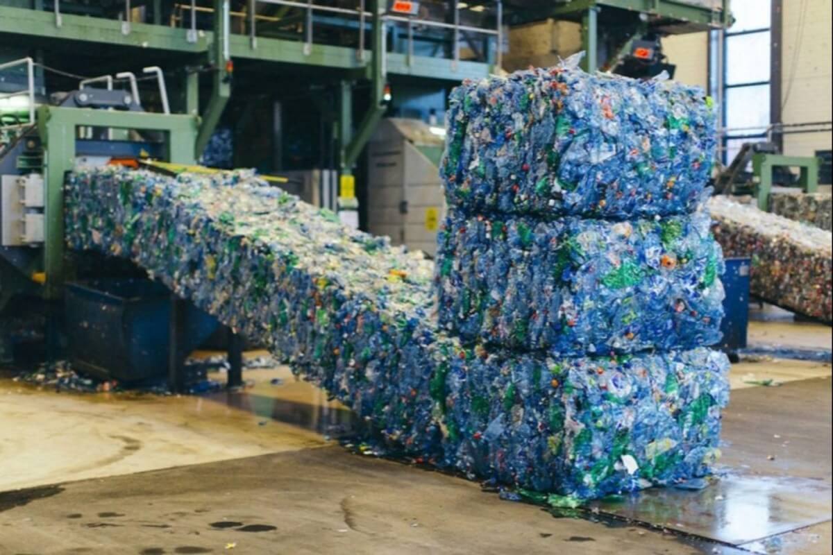 製造業者と輸入業者、1月1日からリサイクル義務適用
