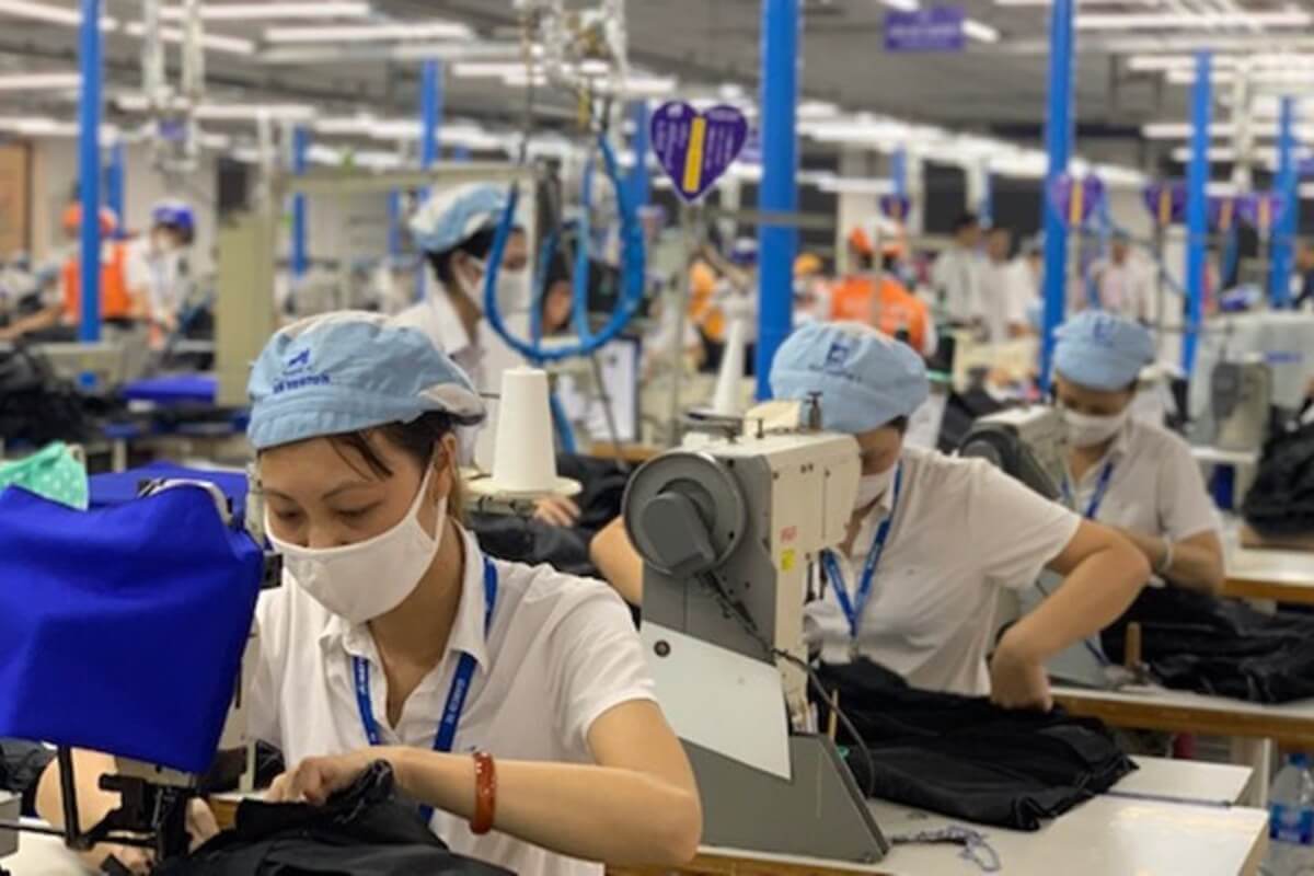 ベトナム人労働者の平均月収、2023年に6.9％増加