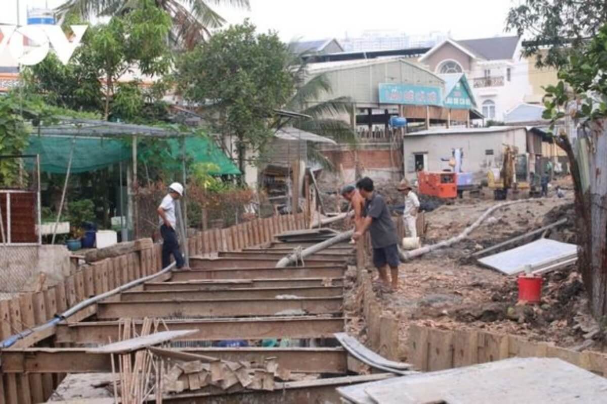 ビンズオン省で民家14軒が地盤沈下被害、原因は排水プロジェクト