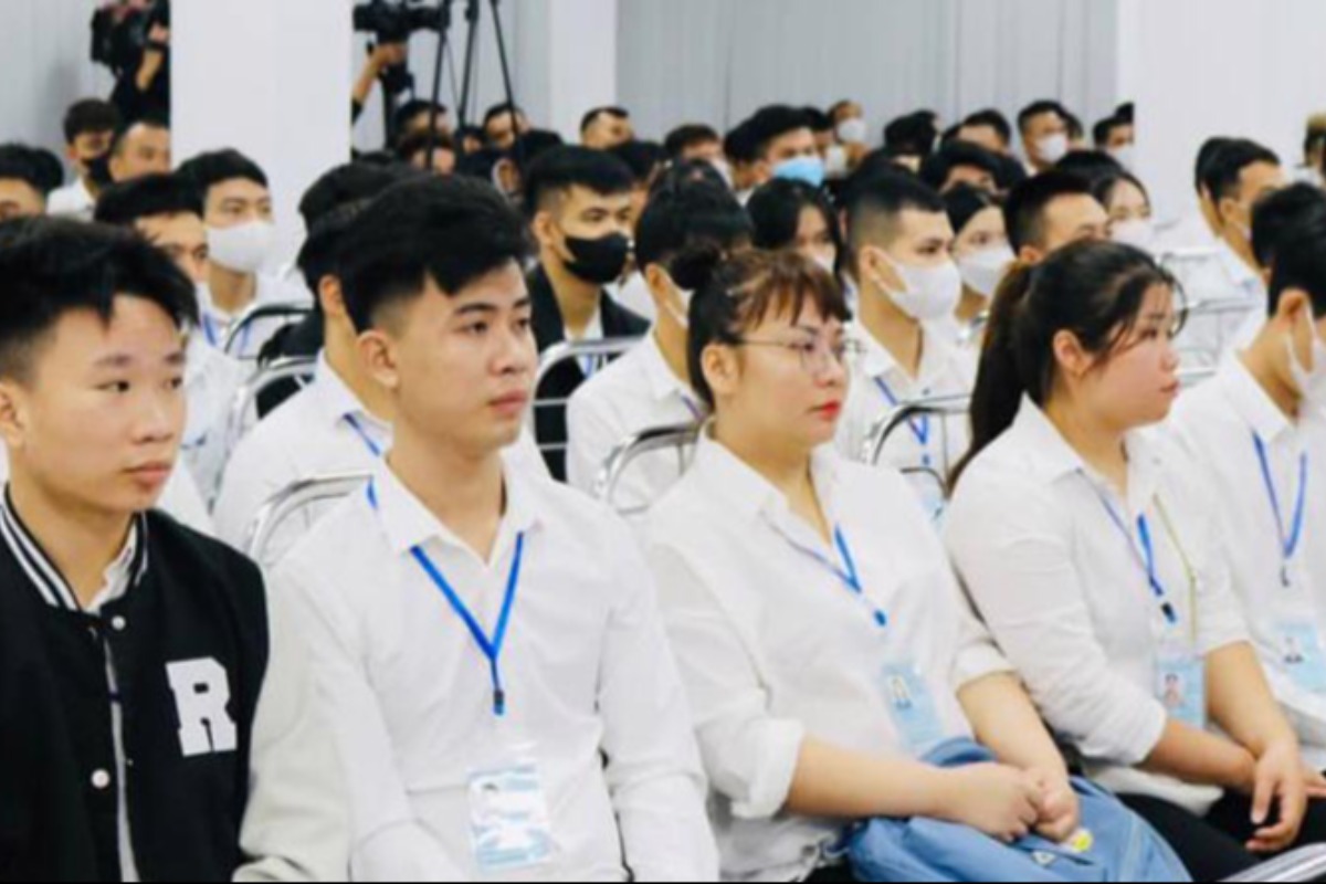 韓国への出稼ぎを希望、数千人の労働者が試験登録