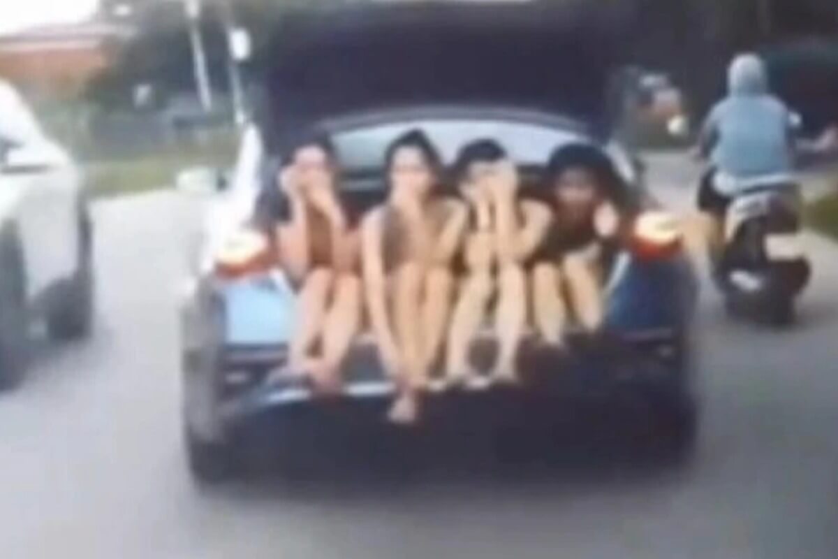 トランクに女性4人を乗せて走行、ベトナムで頻発する違反運転