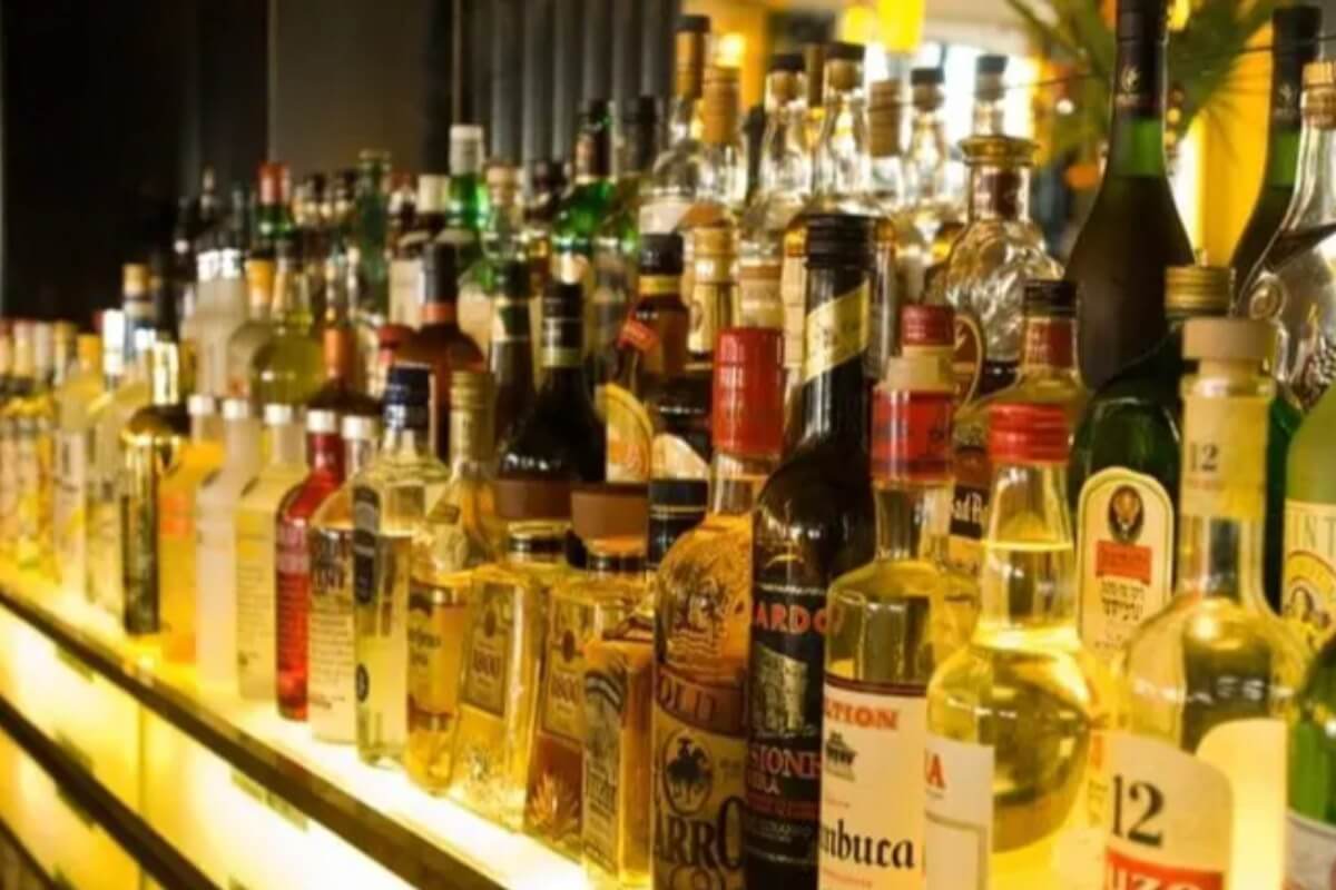 アルコールの特別消費税、30年までに100％の引き上げ提案