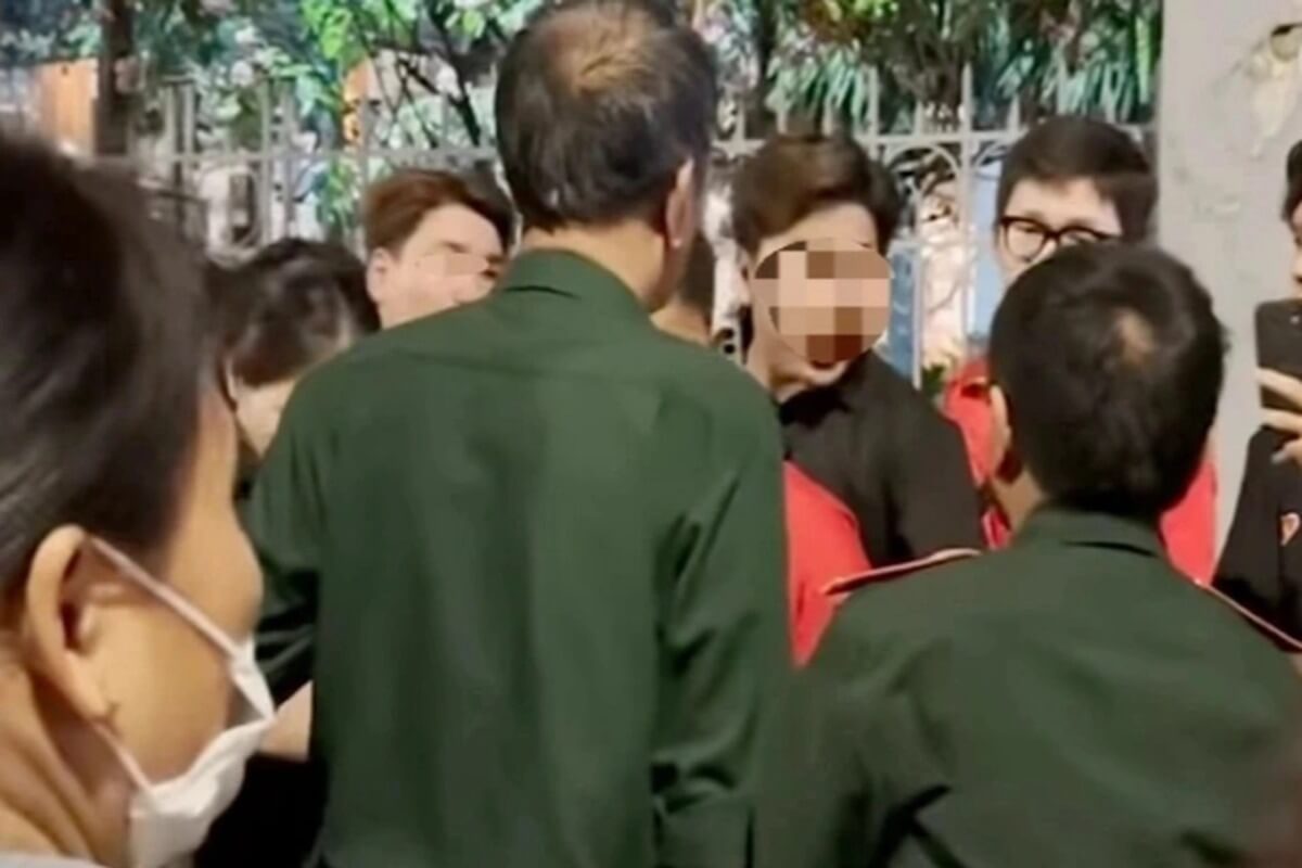 退役軍人に無礼な態度、大学生への処分を検討
