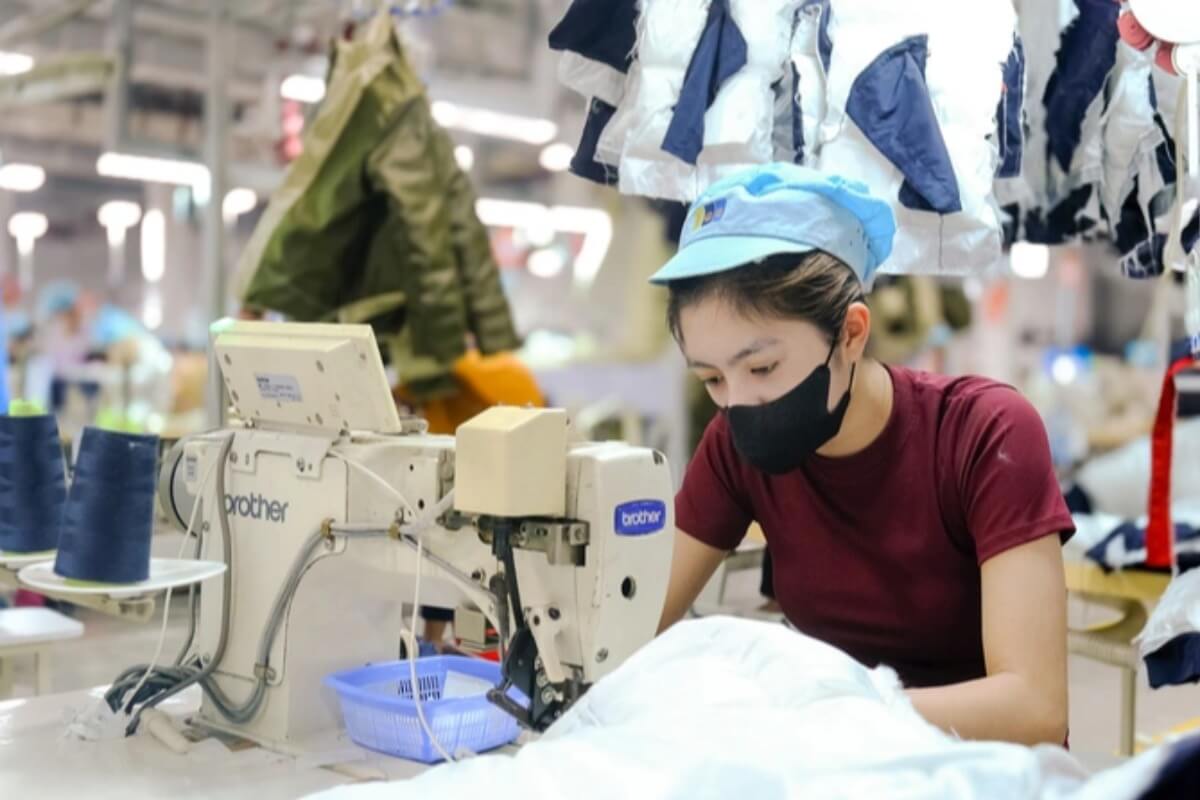 労働力の「質」向上に本腰、企業主導の職業訓練が成長の原動力