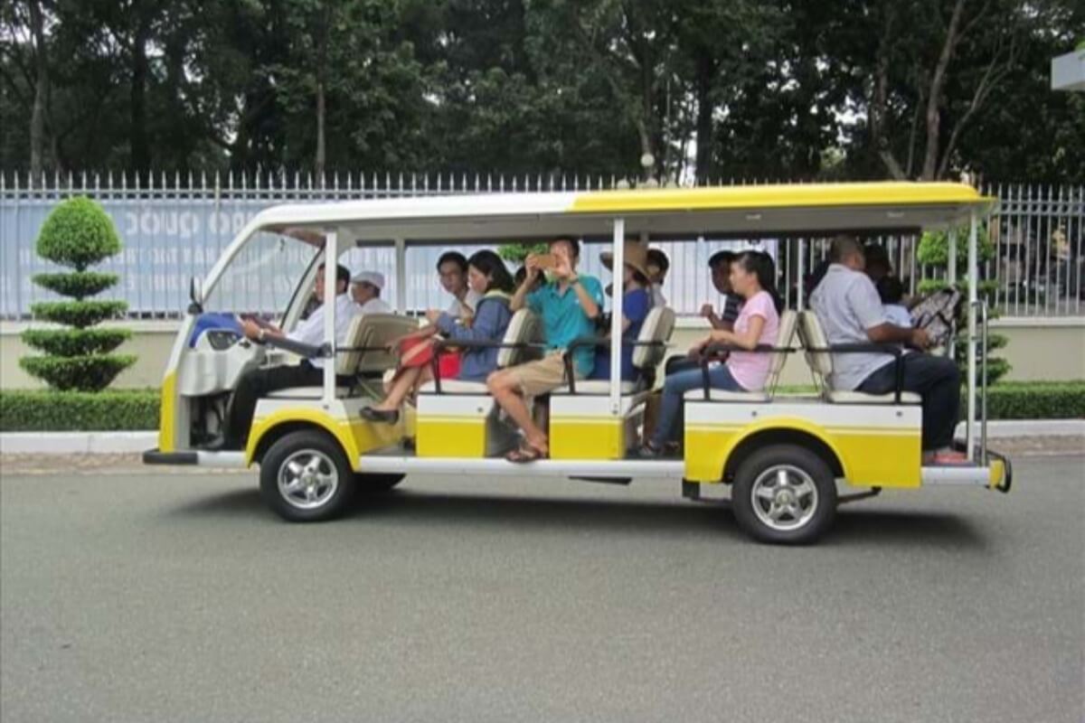 HCMCの観光用四輪電動車、法改正で運行を停止