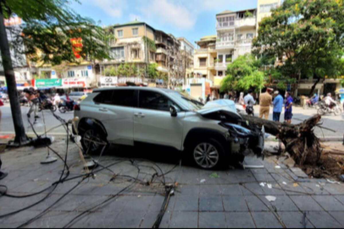 ハノイ市で多重事故発生、13台巻き込み女性1人死亡