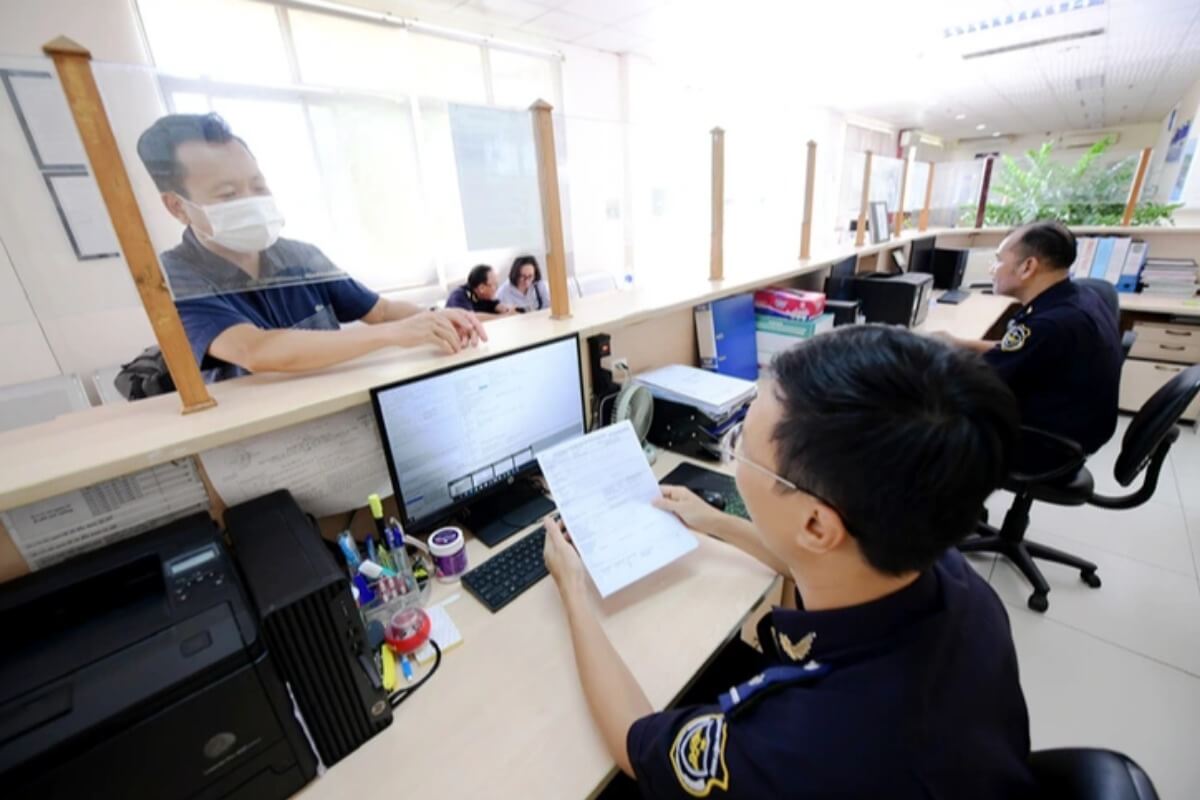 電子通関システムに不具合、企業手続きに混乱広がる