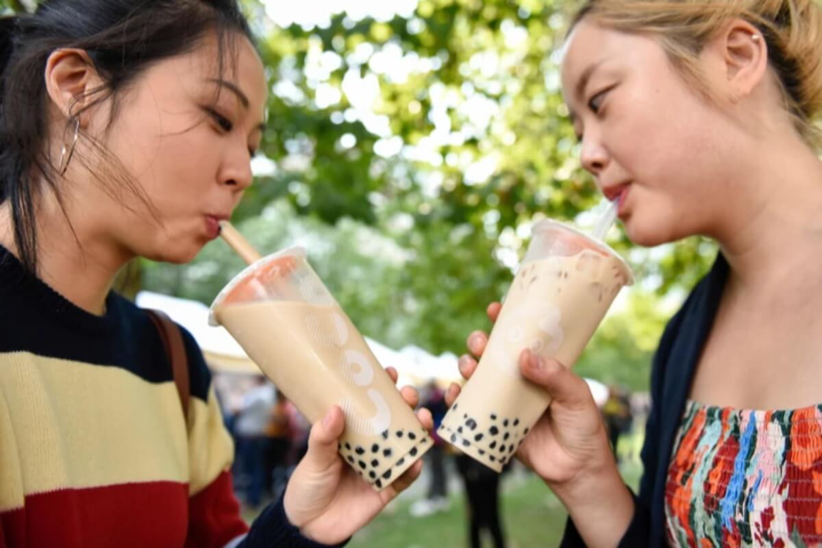 人気飲料のタピオカミルクティー、健康被害に専門家が警鐘
