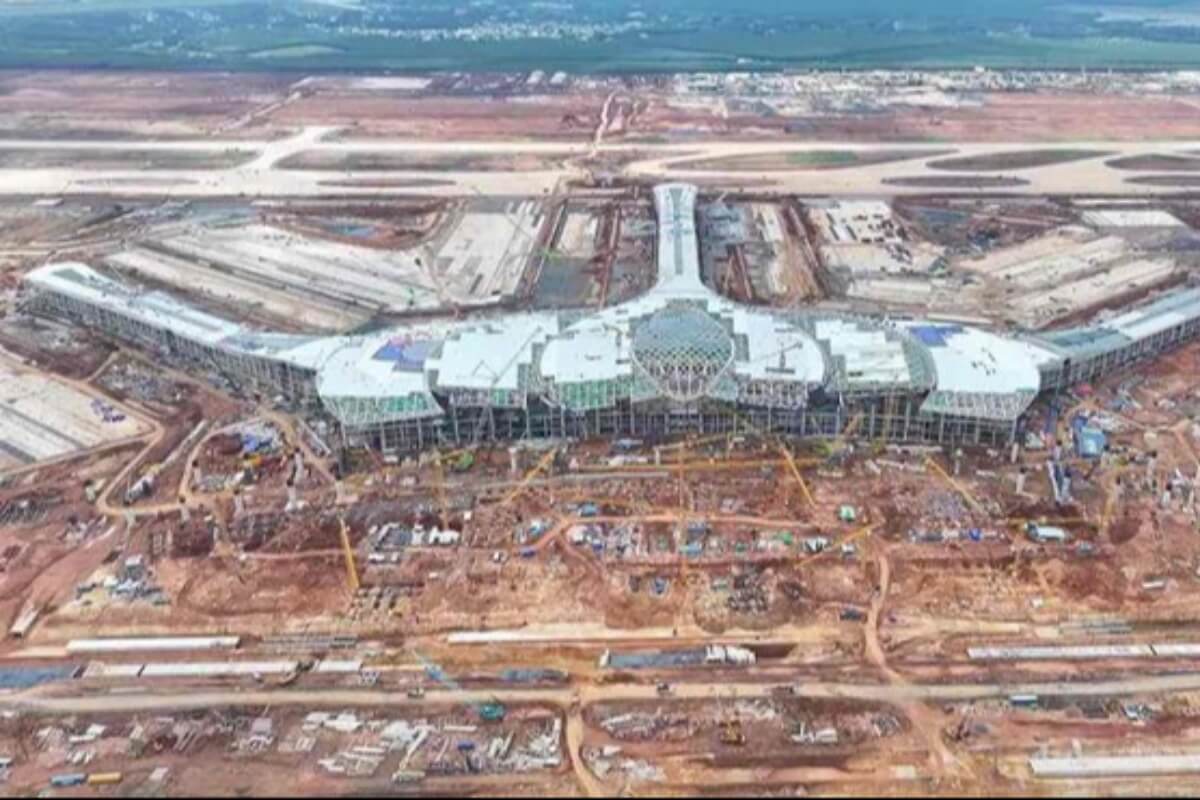 ロンタイン空港完成後、タンソンニャット空港との役割