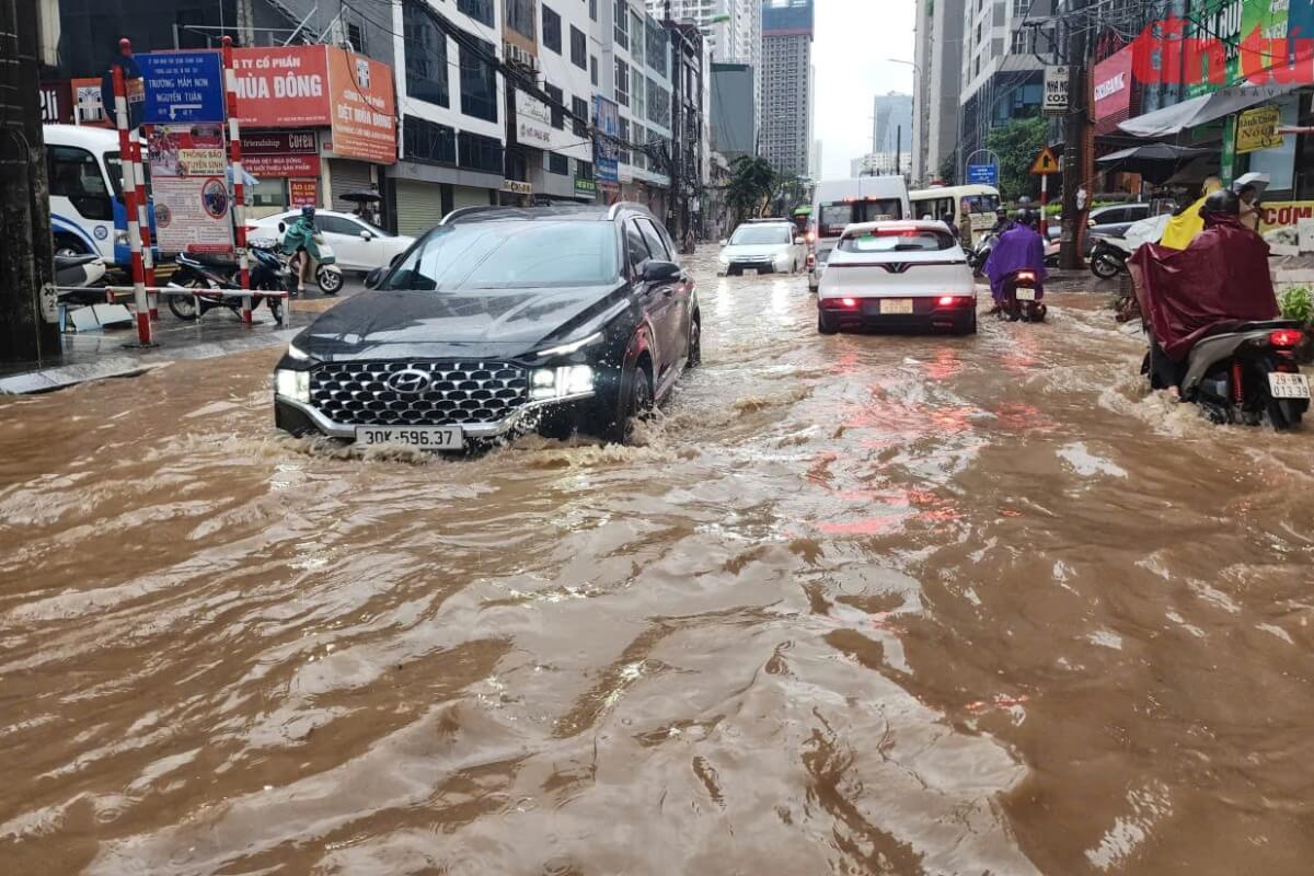 ハノイ西南部の深刻な浸水被害、排水インフラ整備の遅れが顕在化