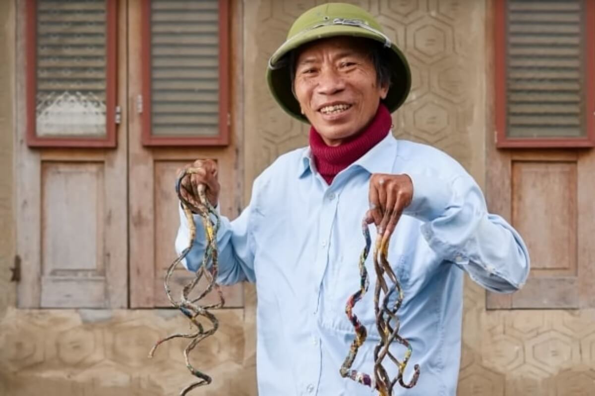 世界最長・約6mの爪、ベトナム人男性がギネスに認定