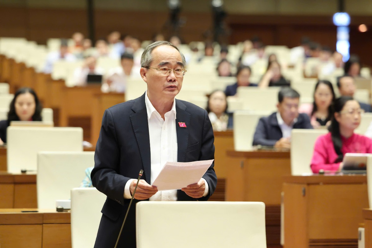 年間経済成長率10%の実現、退職年齢引き上げを提案