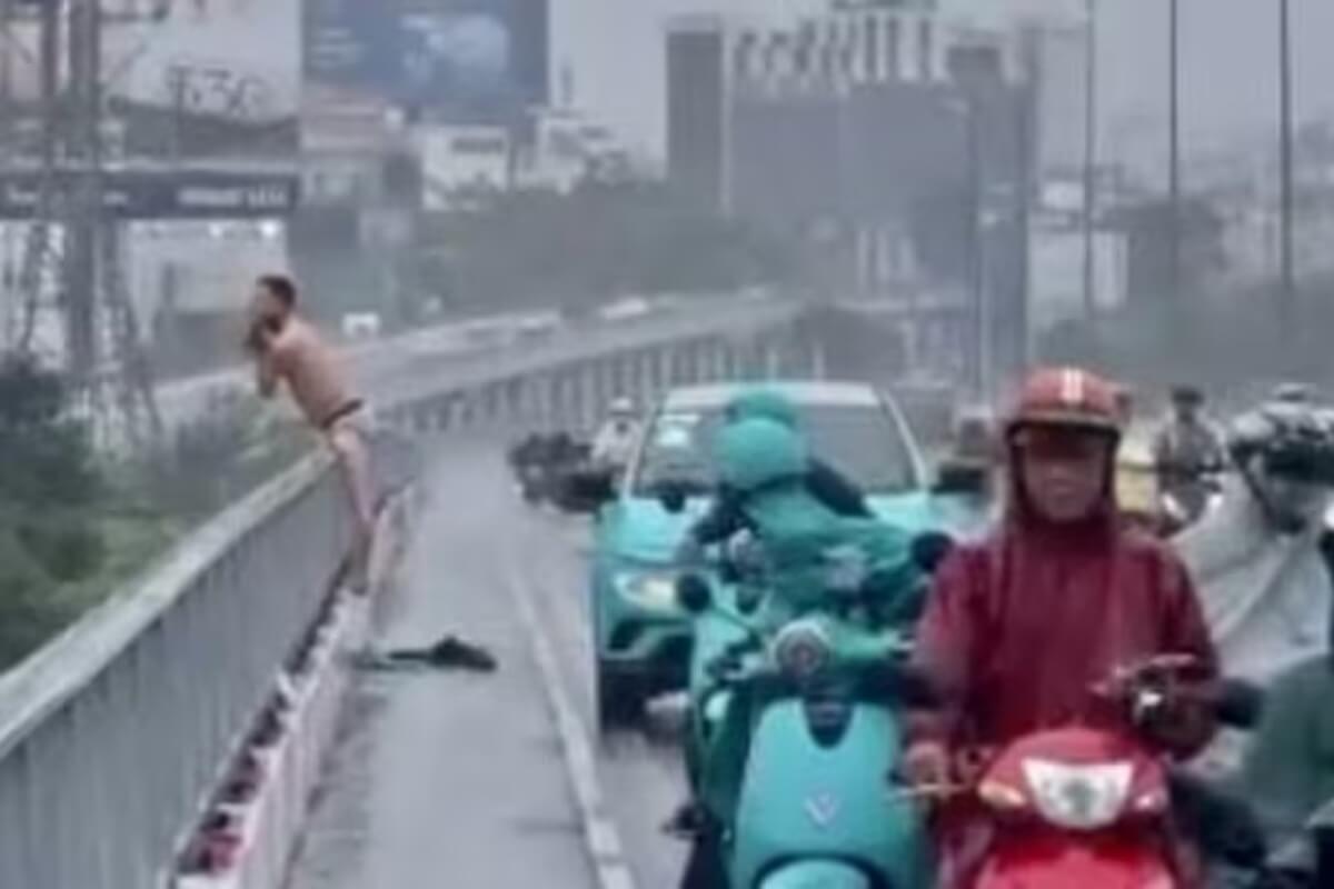 サイゴン川で男性遺体発見、自殺とみられるタクシー運転手か