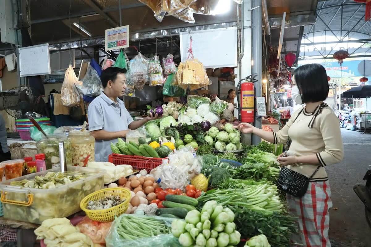 野菜価格高騰で家計に打撃、ベトナム各地で「食卓の変化」広がる