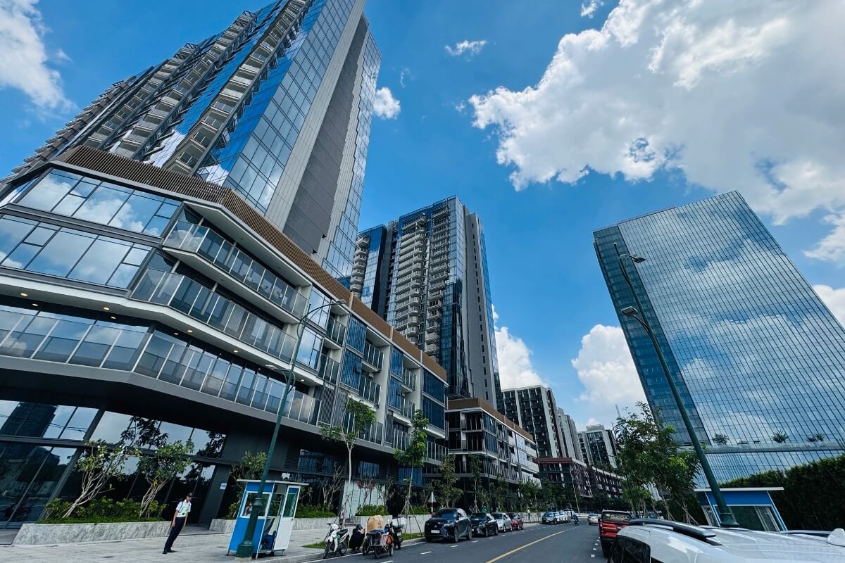 ホーチミンの民泊試行、安全性と法的整合性で強い反発意見