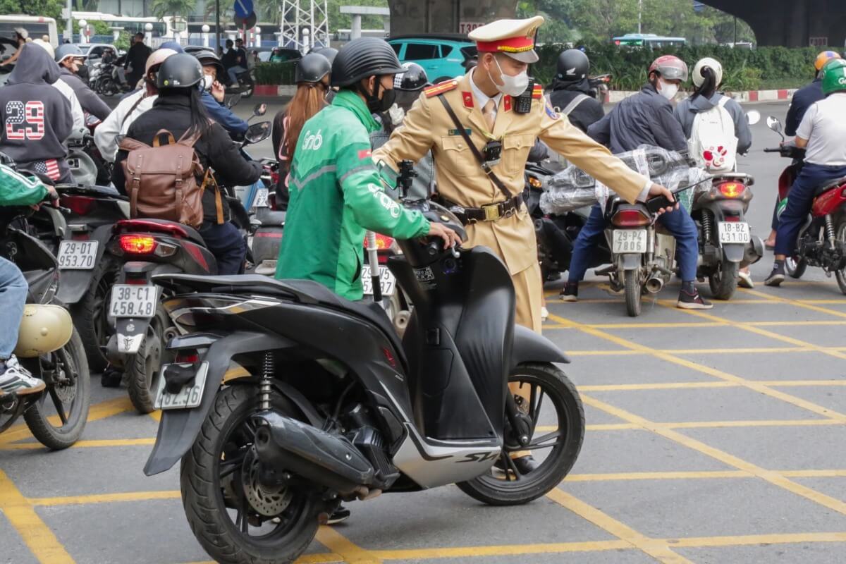 ナンバープレート隠蔽取り締まり、ハノイで200人超に処分