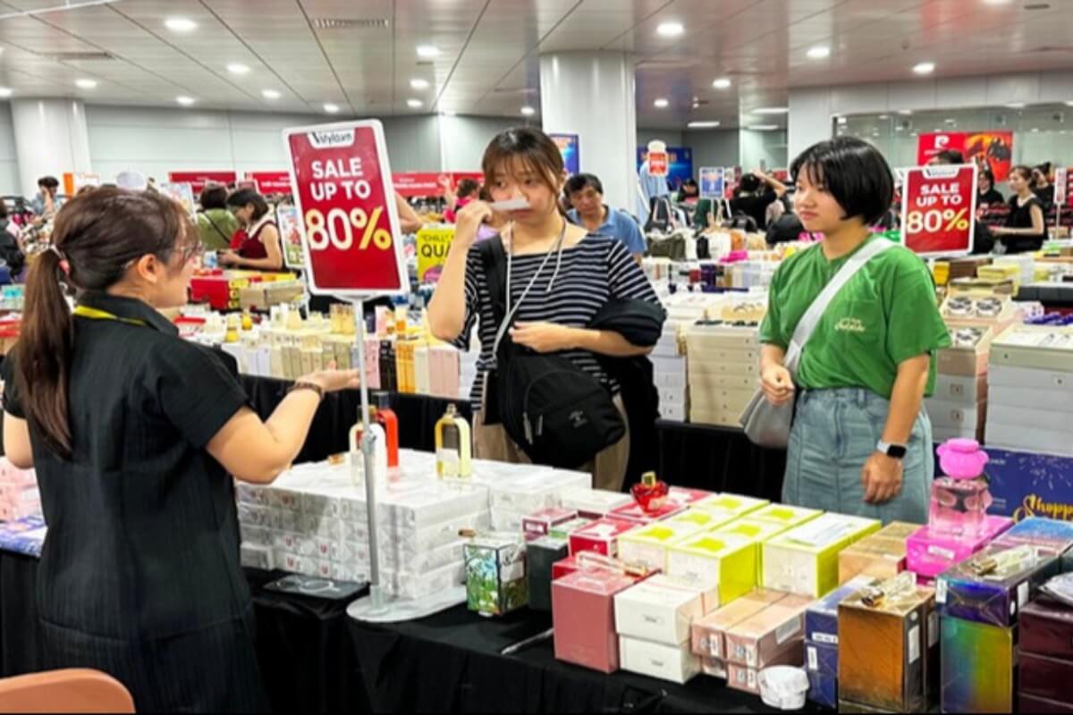 ホーチミンが年末セール開催、高級ブランド品が最大80％OFF