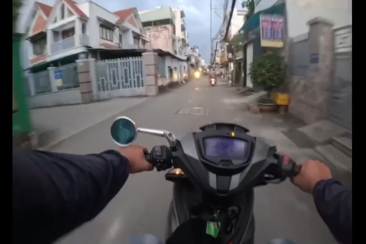 ファミリーマートで強盗、2人の容疑者を逮捕