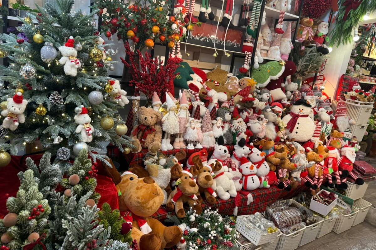 HCMCでクリスマス装飾が低迷、中部の豪雨被害が影響