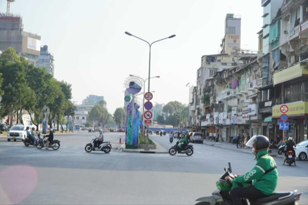 ホーチミン中心部のレロイ通り、テト前に景観を一新