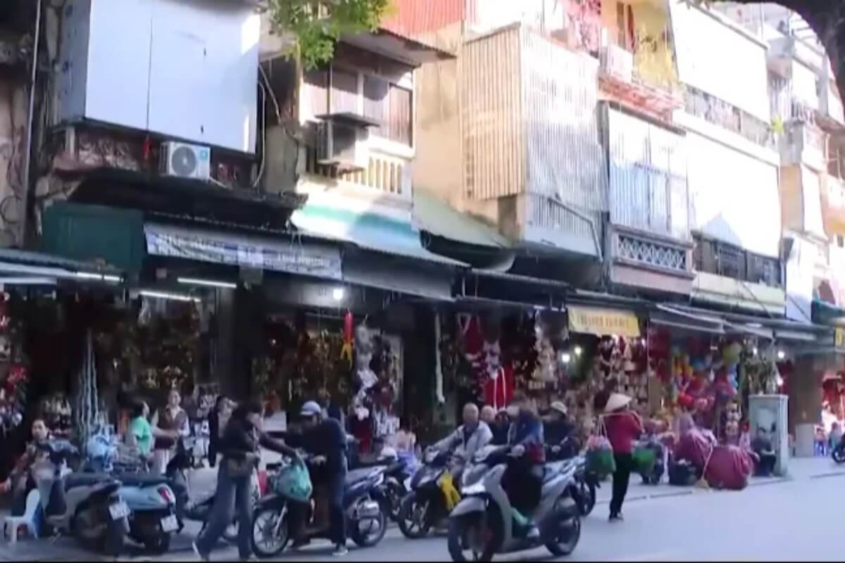 ハノイ旧市街の歩道整理整頓、健全化の一方で苦悩する商店主