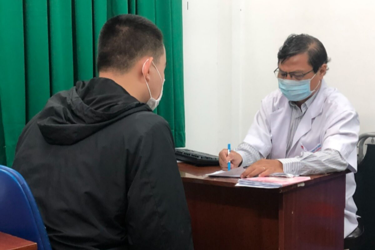 深刻化する中年男性の鬱、背景には「有害な男らしさ」