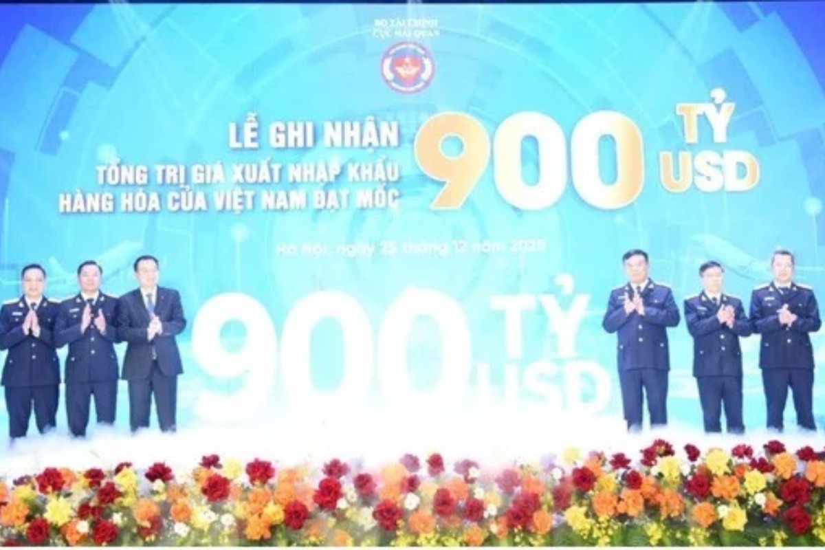 輸出入総額が初の大台突破、通年で9200億ドル到達見込み