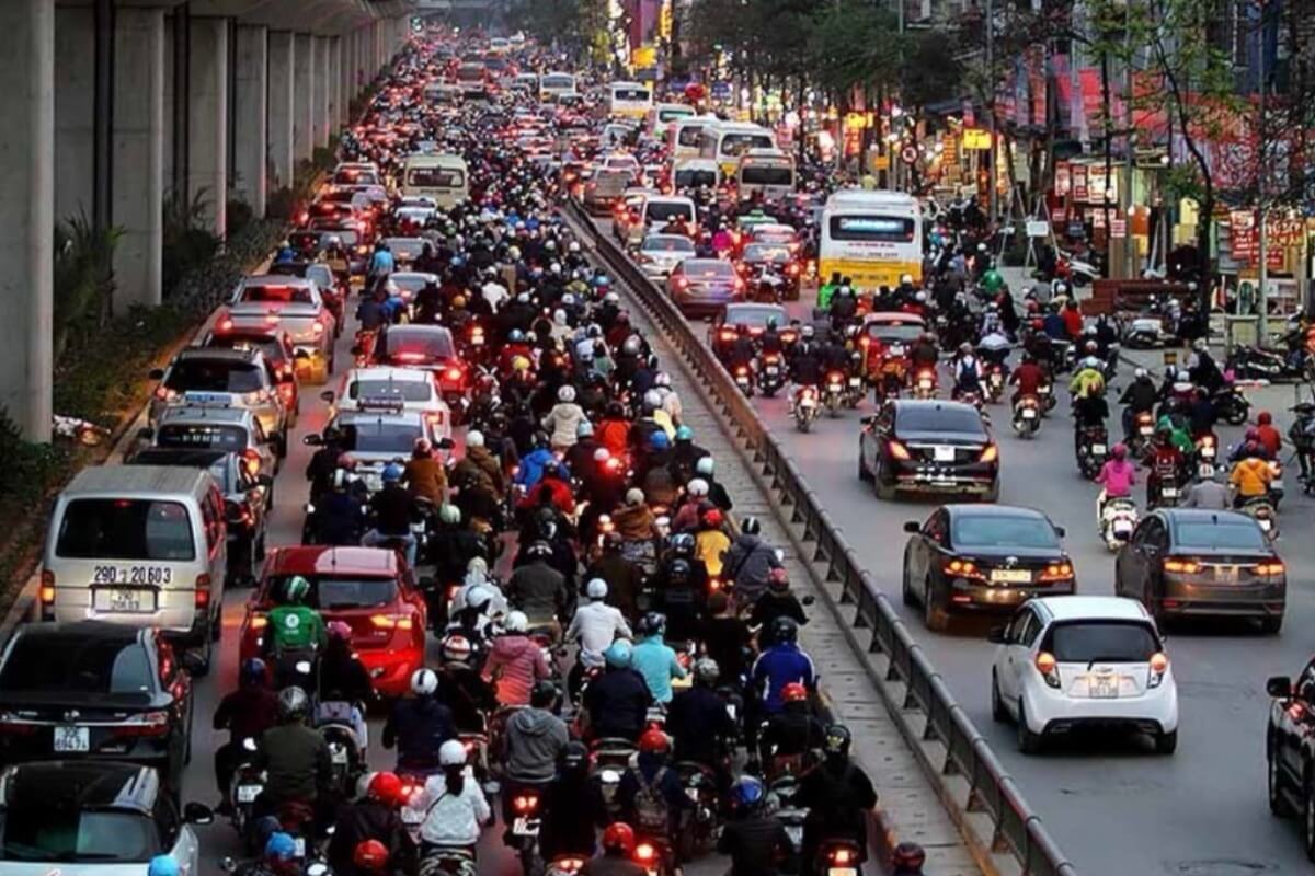 運転マナーの是正いかに、25年に実施された交通改革