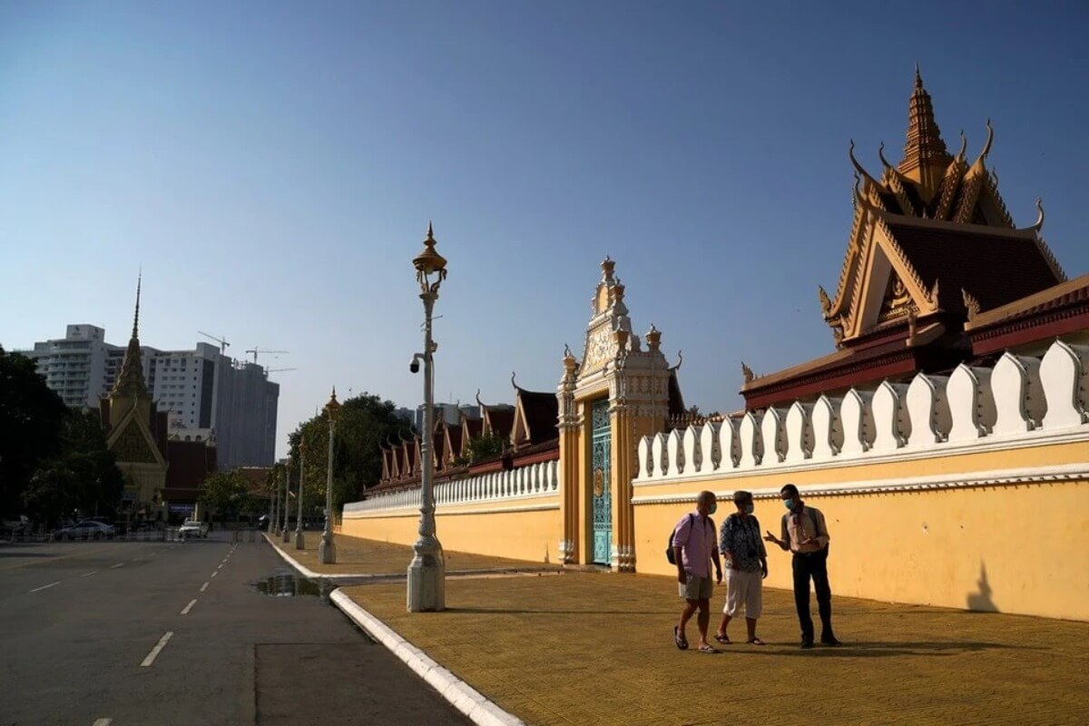 2025年の海外旅行者が急増、カンボジアと日本が人気渡航先の上位