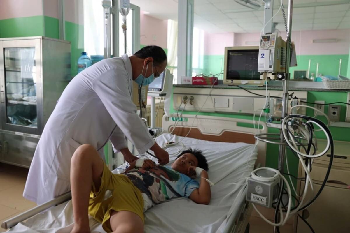 ホーチミンで125人がバインミー食中毒、営業者に罰金1500万ドン