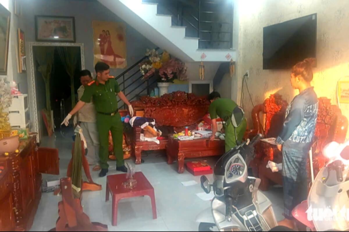 レストラン従業員を拉致、借金返済強要で12人起訴