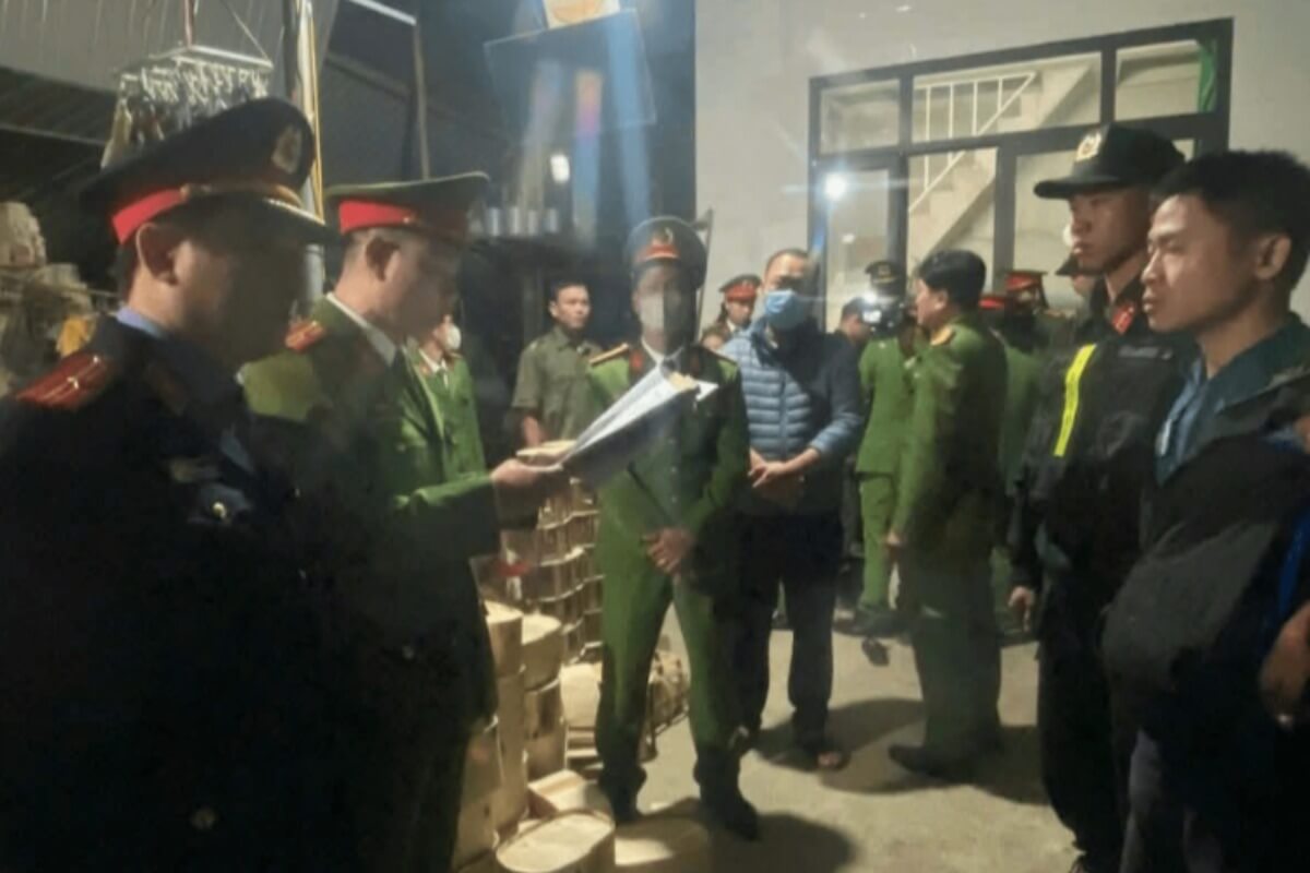 誤送金の約5億ドンを返還拒否、不法占有の疑いで男を逮捕