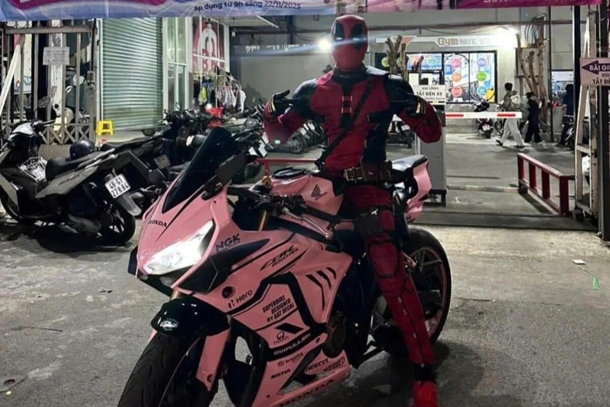 デッドプール姿で無免許運転、ホーチミンで若者に罰金約2200万ドン