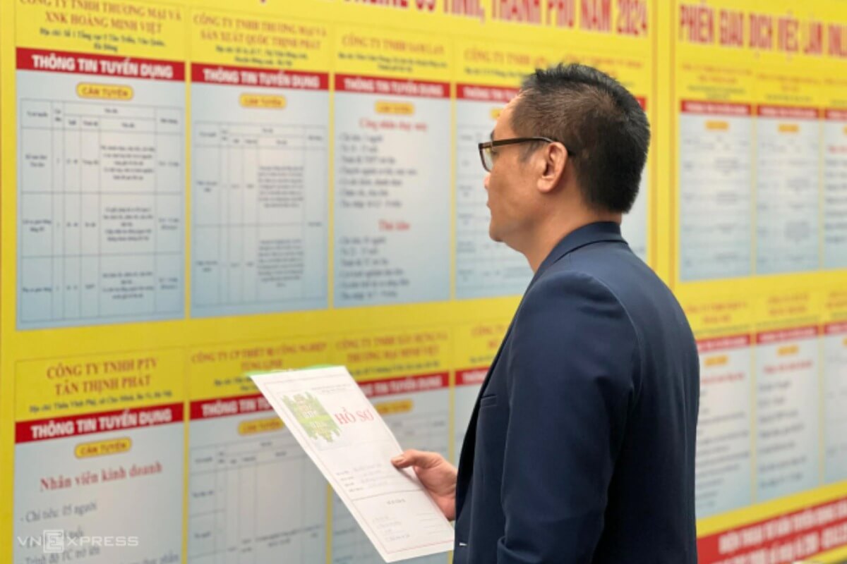 AI時代の波に揉まれる中年、ホワイトカラーに試練