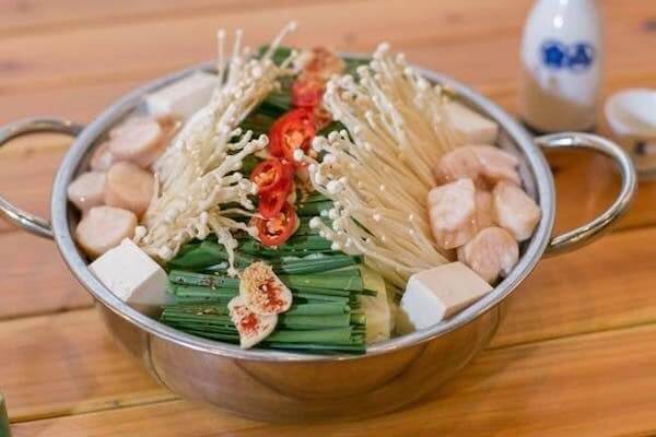 【送料無料】自粛中はお家でモツ鍋しよう!鈴の屋でデリバリー受付中