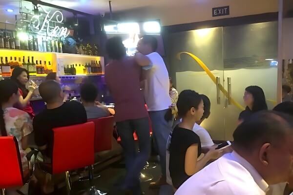カラオケ好き必見！！ 1人〜大人数まで楽しめるスナックKENちゃん♪