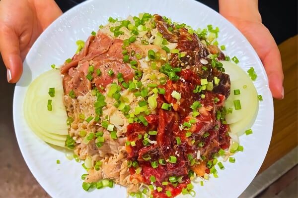 ボリュームたっぷり440g！ みやこ屋イチオシの肉祭り