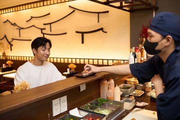 50種の創作寿司ビュッフェ！ 贅沢な平日ランチをDANで♪