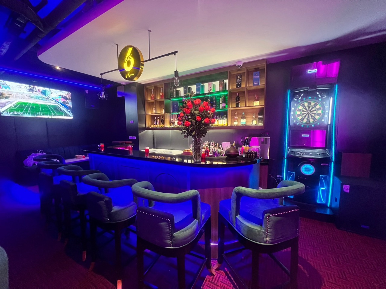 ハノイ,リンラン,6バー,sixbar,ガールズバー,カラオケ,ベトナム