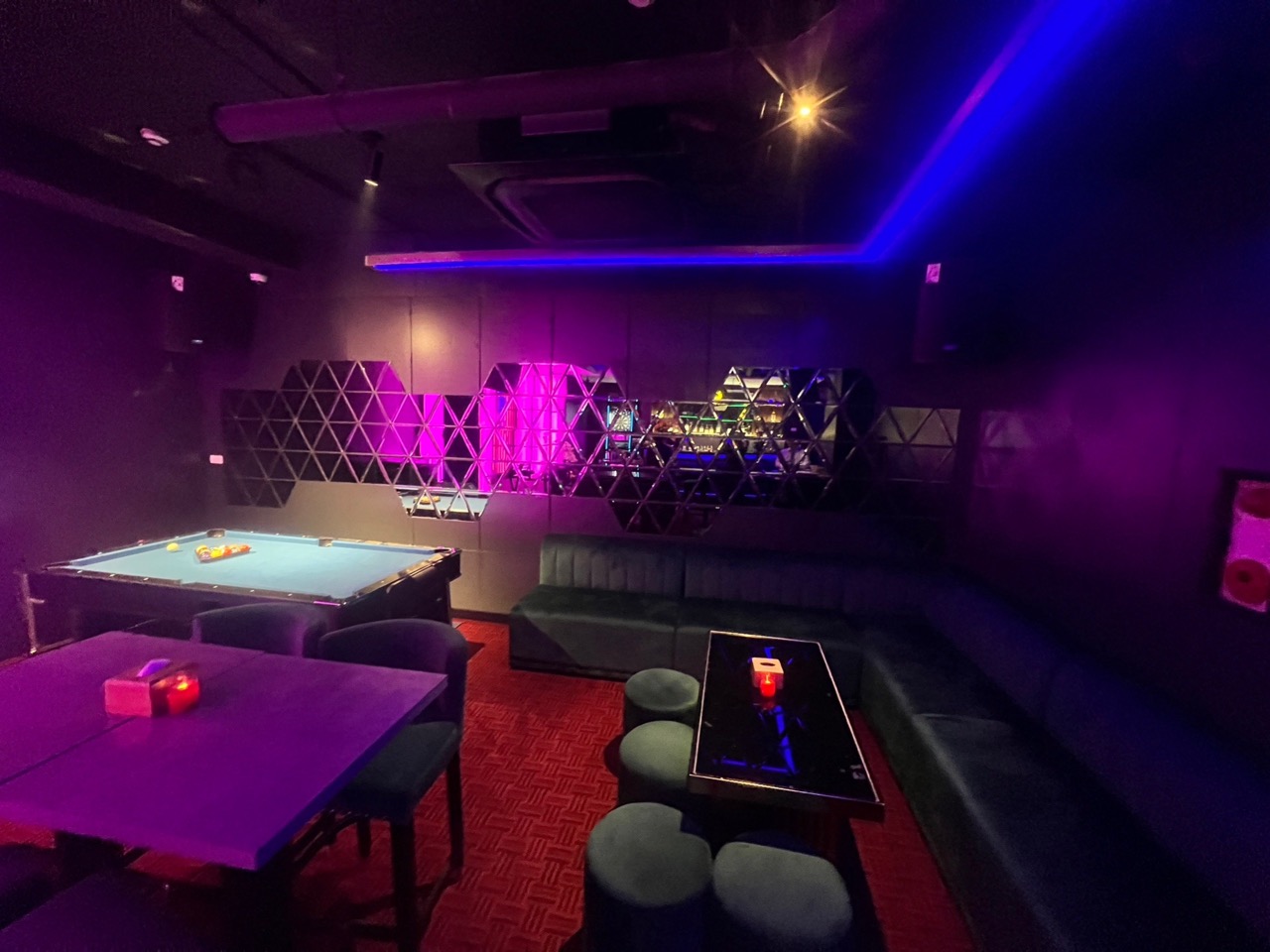 ハノイ,リンラン,6バー,sixbar,ガールズバー,カラオケ,ベトナム