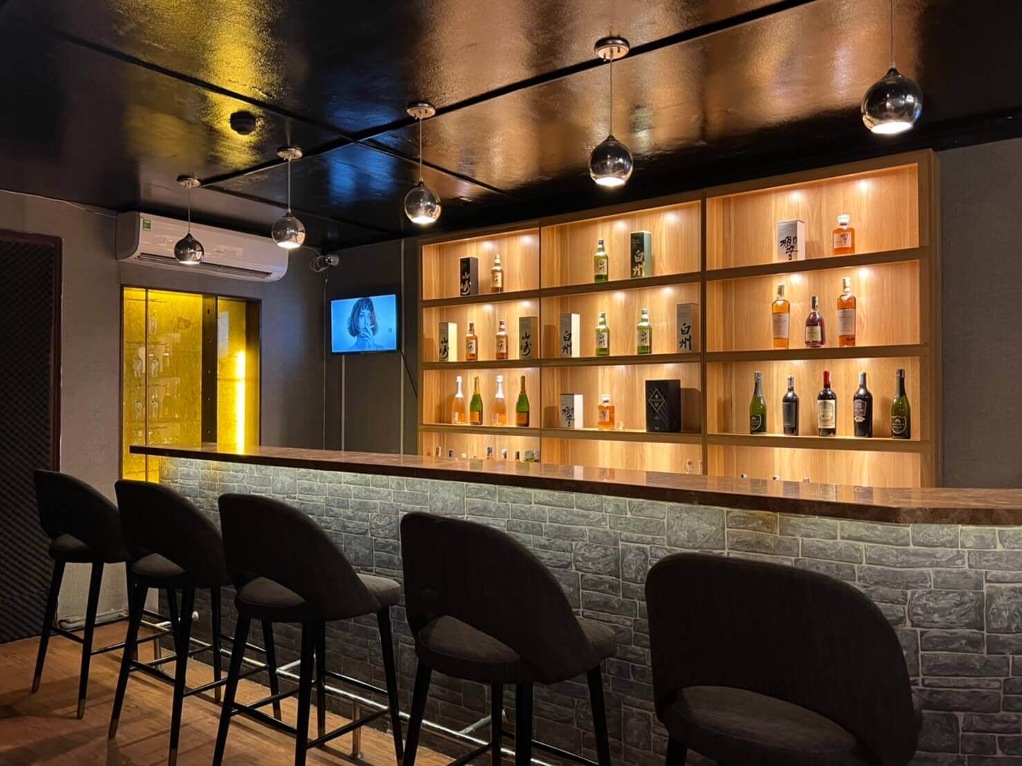 ハノイ,ナイトスポット,スナック,カラオケ,ガールズバー,ハイバーチュン