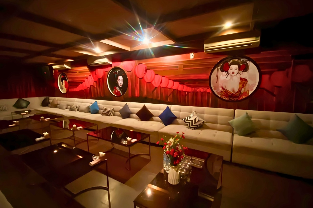 ホーチミン,ベトナム,ガールズバー,アオザイ,老舗,かわいい,美人,ラウンジ,日本語,